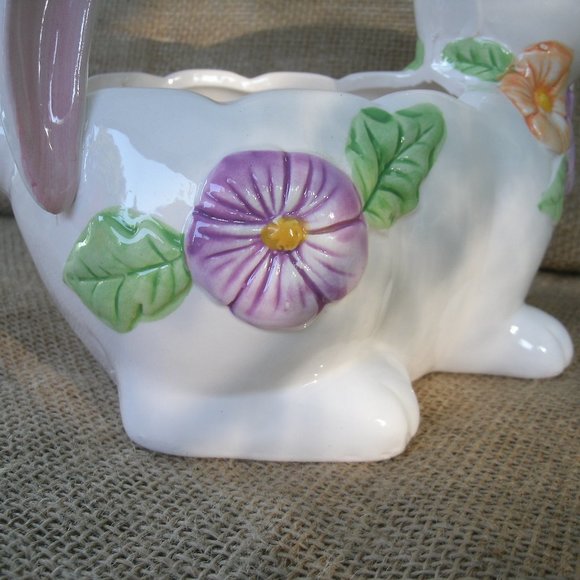 Vintage Ceramic Rabbit Basket Style Planter - Picture 13 of 16